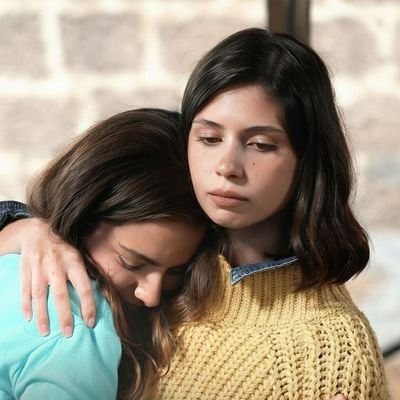 MelihaSurma's profile picture. #taşacakbudeniz
#esdil
TS❤️💙 
#akfc⚔️