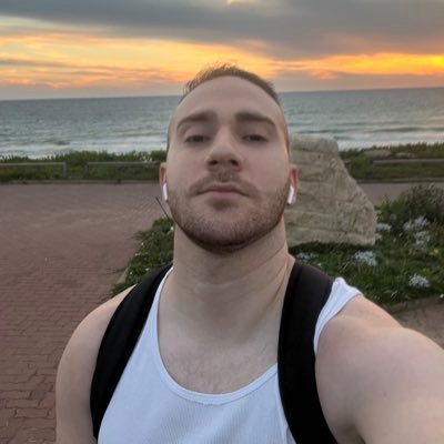 ItzickSalame's profile picture. מנהל קשרי הממשל של ארגוני הקהילה הגאה. מנסה לשנות את העולם לטובה, כל יום עוד קצת. גר בתל אביב אבל הלב בפתח תקווה. 🇮🇱🏳️‍🌈