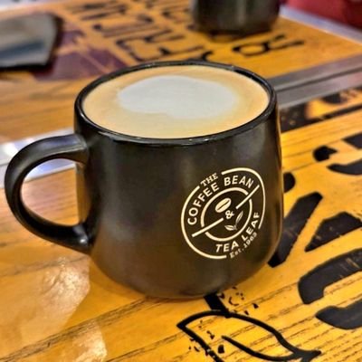 FarhaanAli85's profile picture. دل پھر طوافِ کوئے ملامت کو جائے ہے،
پندار کا صنم کدہ ویراں کیے ہوئے