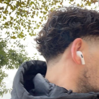 andreykavv's profile picture. 