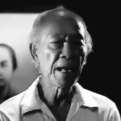 ontoseloroh's profile picture. kita telah bersastra nak, nyo. sebaik-baiknya, sehormat-hormatnya.