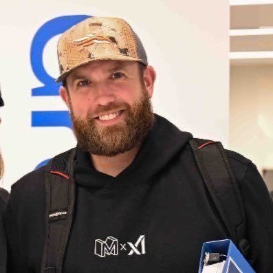 xhyXxBAEuH's profile picture. Hi, I'm Brent and I'm from Elon management. If I reached out to you, that means you're a lucky supporter and you stand a chance to meet Elon ❤️