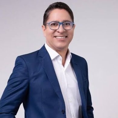 RicMarques_RM's profile picture. Jornalista, esposo, pai, ex-vereador (2021-2024) e atual vice-prefeito de Aracaju 💙