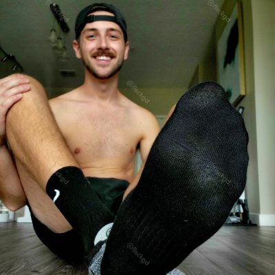 flsckgd's profile picture. 🔞 • Size 10.5 •
DM for customs, socks, and meets.
🌶️🔗👇