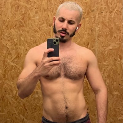 fanaticboyney's profile picture. Arquiteto, fanático, etc.