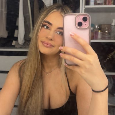 Tashhh_ox's profile picture. It's me, Hi. My hobbies include Pilates and misreading the vibes. 28