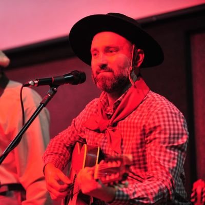 PauloAmaroFerr1's profile picture. Professor de História e Comunista, não necessariamente nessa ordem