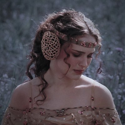 redstarduzt's profile picture. but the sweet face of lucy gray will never more be seen