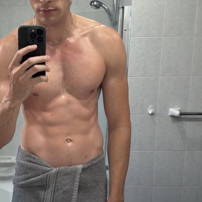 cutbrit's profile picture. Hung British guy - only add if you have an alt 🏳️‍🌈