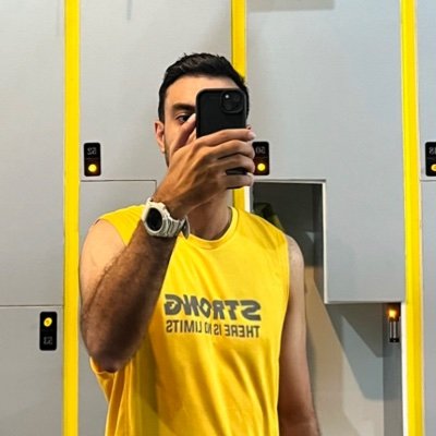 nimstraa's profile picture. راست دست ولی چپ پا.