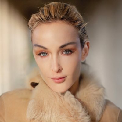 ManyLivesLadyM's profile picture. 