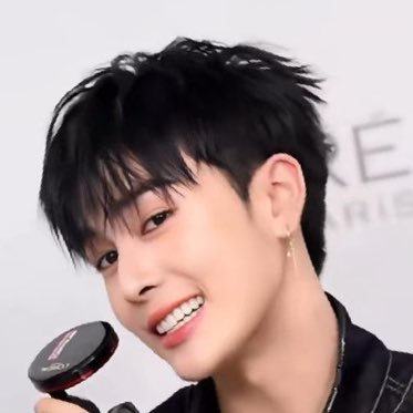 NuNaN_06's profile picture. 🌸จะติดตามแต่แอคที่น่ารัก🌸สวัสดี @perthppe @Ppsanta 🐯🐶 #เพิร์ธแซนต้า #PerthSanta #PerthTanapon #Santapp 🖤🤍#DOMIIA🎸