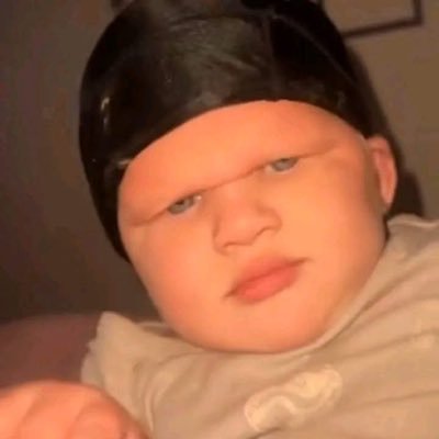 fiverrwoo's profile picture. If you’re seeing this, I’m watching you…😑