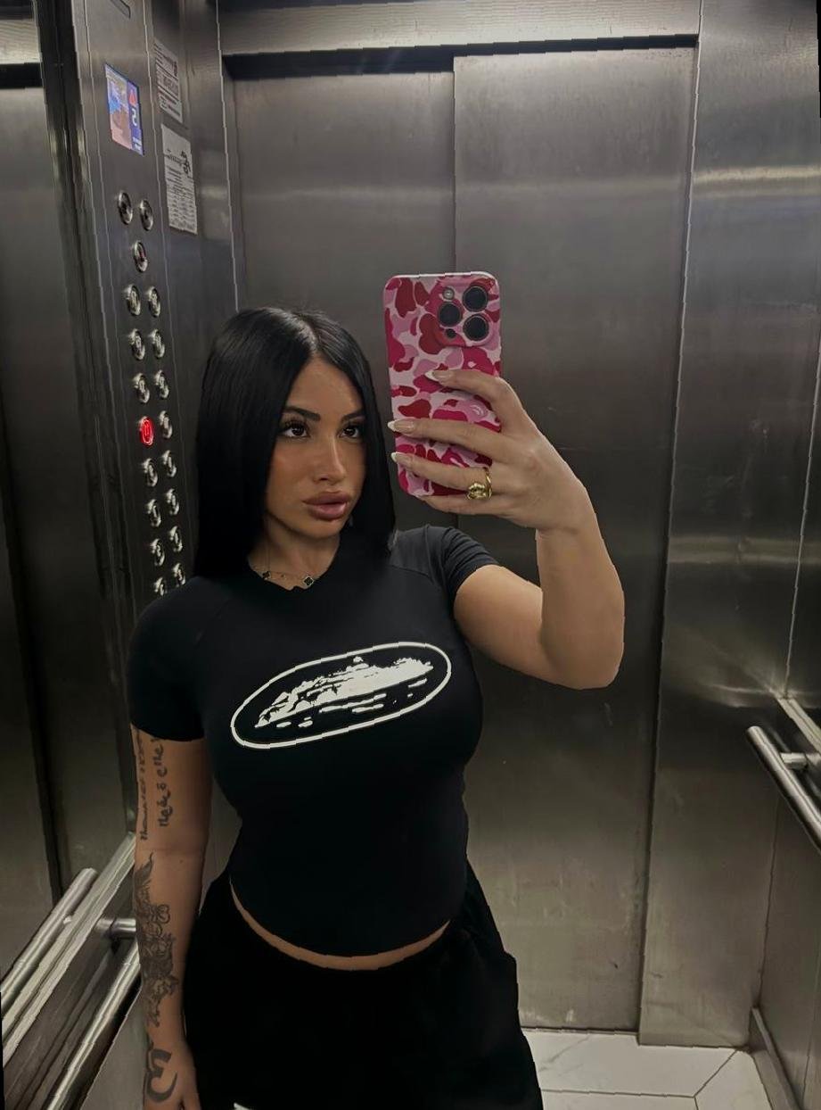 cvMe0VLqtkpz90k's profile picture. i make mischief and call it art