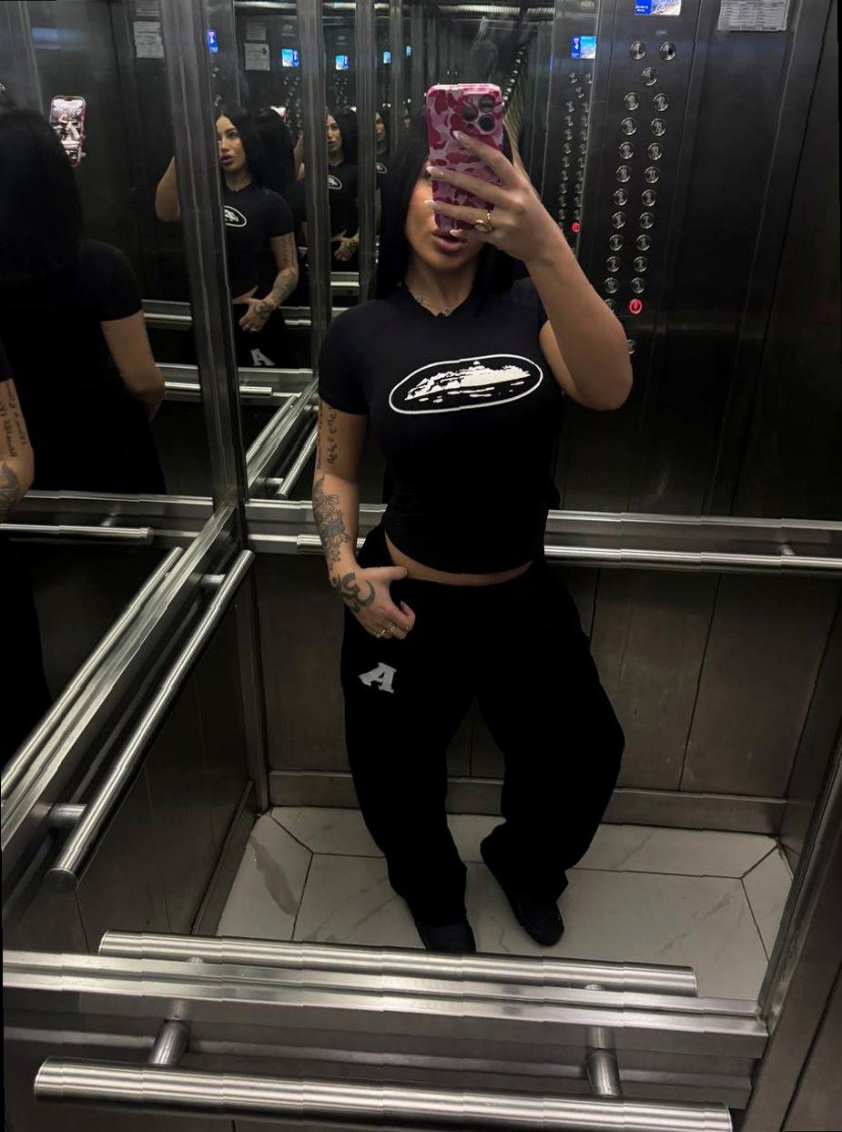 Gary_Eaton_'s profile picture. i'm a confident woman who makes mischief