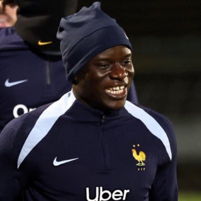 elixqi's profile picture. 