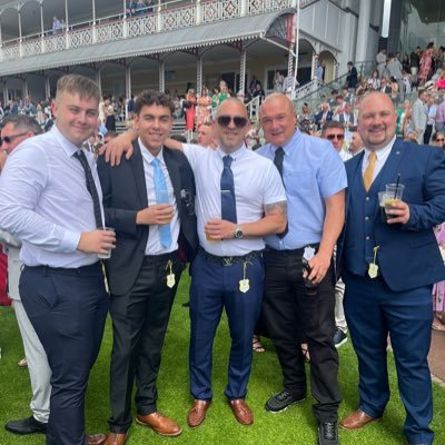 RobDavi12203162's profile picture. Leeds United