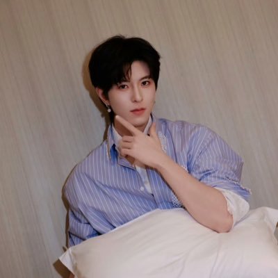 ToeyNnara's profile picture. 