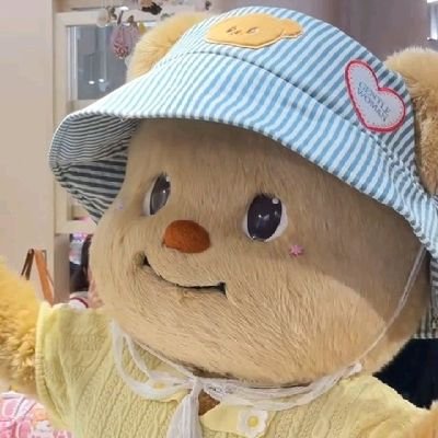 slowandnavy's profile picture. i only know 🌈rainbow🌈 and 🌞sunshine🌞