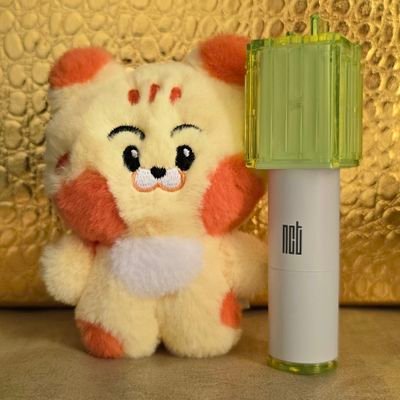 blue2lips's profile picture. fan account | 20+ | nsfw dni 🙅