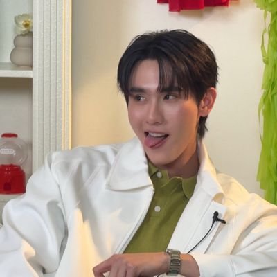 naphadara1809's profile picture. 