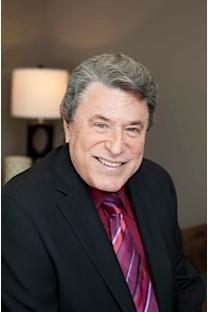 A highly experienced plastic surgeon with a career spanning more than 30 years | #FaceLift | #Rhinoplasty | FacialFatGrafting