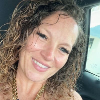 loretta320639's profile picture. 