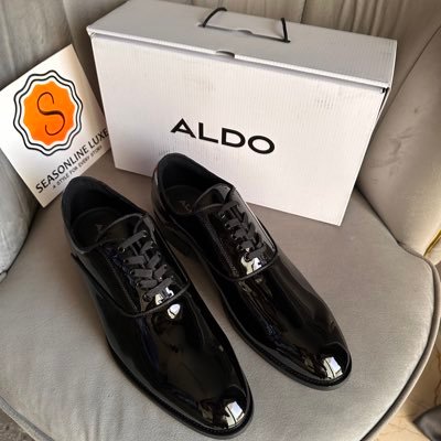 auntbeee_'s profile picture. Just Business and lifestyle… Daily update on Snapchat : - @butifuintrovert | IG :- @seasonlineluxe_