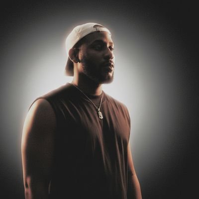 trapaxasa's profile picture. LISTEN TO ROADTOLADYVOLTOO BELOW 👇💜