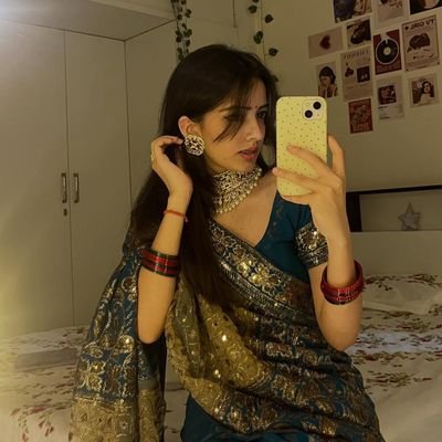 defyi_'s profile picture. hi 🧛🏻‍♀️