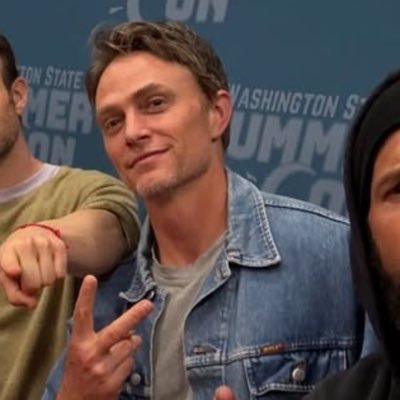 DEXZIER's profile picture. CEO of Hozier - @CEOofHozier (priv) | proshippers kiII yourseIves - #hoztwt • #mcutwt • #dextwt | 🏳️‍🌈🏳️‍⚧️ | 17 - Talk by Hozier Enthusiast