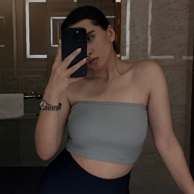 ampanue's profile picture. خب که چی!