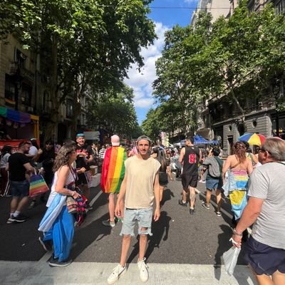 campimauri's profile picture. 𝙑𝙀𝙉𝙄𝘼𝙈𝙊𝙎 𝘽𝙄𝙀𝙉, 𝙋𝙀𝙍𝙊 𝘿𝙀 𝙋𝙍𝙊𝙉𝙏𝙊 𝙋𝘼𝙎𝘼𝙍𝙊𝙉 𝘾𝙊𝙎𝘼𝙎.

FACSO - Estudiante - Lic en Trabajo Social.