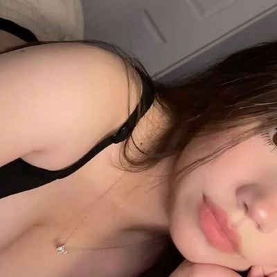 Iris99152155469's profile picture. she's just a introvert