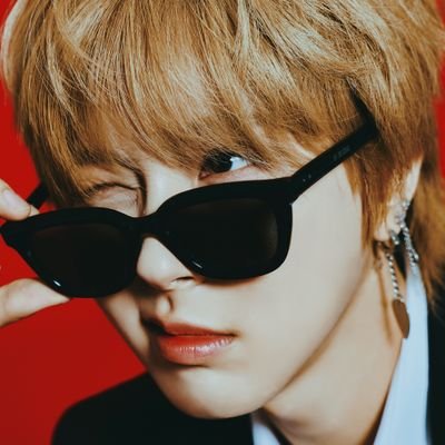 Dhy_fdh's profile picture. I love ONEUS 🌏 ONEWE 🌸 PURPLE KISS 💋💜
                     ⭐Biasline 💙💜⭐