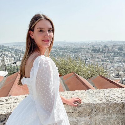 LorenHoughgpf3's profile picture. The sunshine of Beverly Hills, 🌴
The ambience of Miami Beach, 🌊
The vibrancy of Wall Street – this is my American story. #LuxuryLifestyle #USA✨