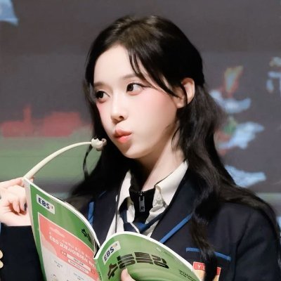 acraseia's profile picture. Played by 𝑴𝒊𝒖 ❀ Luanne Raushanara Moonverly, Hufflepuff's fourth grader devoted herself in Ministry. Owner of 6020, Potion and Arithmancy enthusiast.