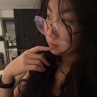 mieuiii's profile picture. 20 | 🍓