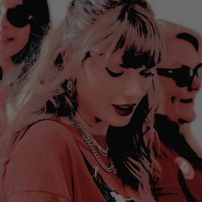 wordsofmist's profile picture. dancing like we're made of 𝓈𝓉𝒶𝓇𝓁𝒾ℊ𝒽𝓉 ⋆ she/her ⋆ 26 ⋆ 📖 — 39/24 ⋆ cr: wild reverence ⋆ only when it is dark enough can you see the stars.