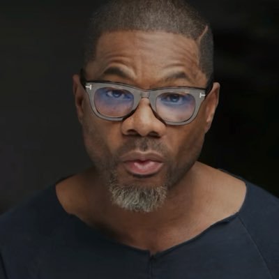 Juliann1x's profile picture. 1.1k$