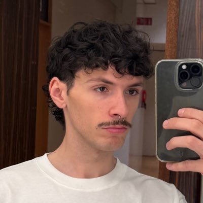 basthaard's profile picture. art : @10comfort_