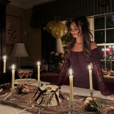 zoyanaushad's profile picture. 🇵🇸