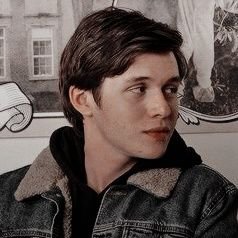 bravexbarton's profile picture. I just want to make them proud. fan acc.