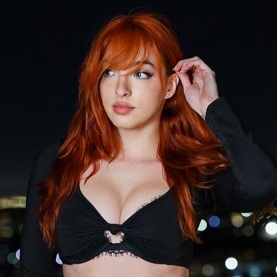 lgabelis's profile picture. Take control 💋👇🏻