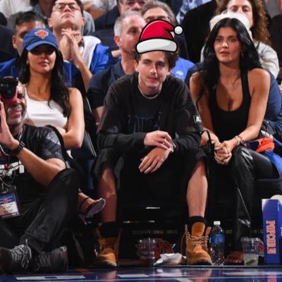 dieselduramax69's profile picture. Kentucky sports, Reds, Bengals, Lakers, Liverpool. 28ozPorterhouse hater. Slow feet don’t eat. 6mg spearmint zyns. Parrot Head.