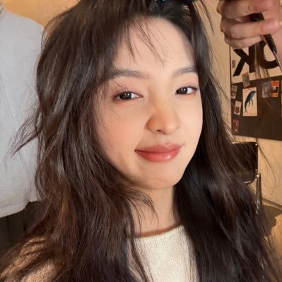 nzosur_'s profile picture. 넌 머지않아 예쁜 꽃이 될 테니까