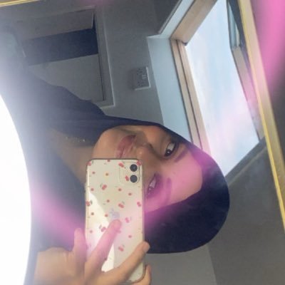 notrealzT's profile picture. ˚♡ Just a girl