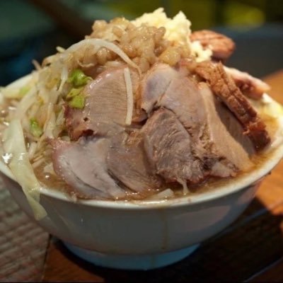 90days_yume's profile picture. 2026.02.07に中央区黒髪にオープン🔥熊本一楽しめる空間を提供しているラーメン屋！ 週替わりで限定麺が登場🍜ライスと合う二郎系ラーメン屋