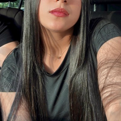 elanavarro09's profile picture. 