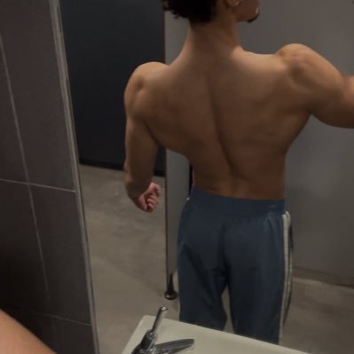 RaFrenchgg's profile picture. 20| that’s a new account (old one had almost a 1000 subscriber !!